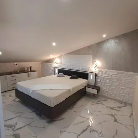 Prestige House فندق مبيت وإفطار Nulvi