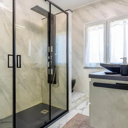 Prestige House 3*